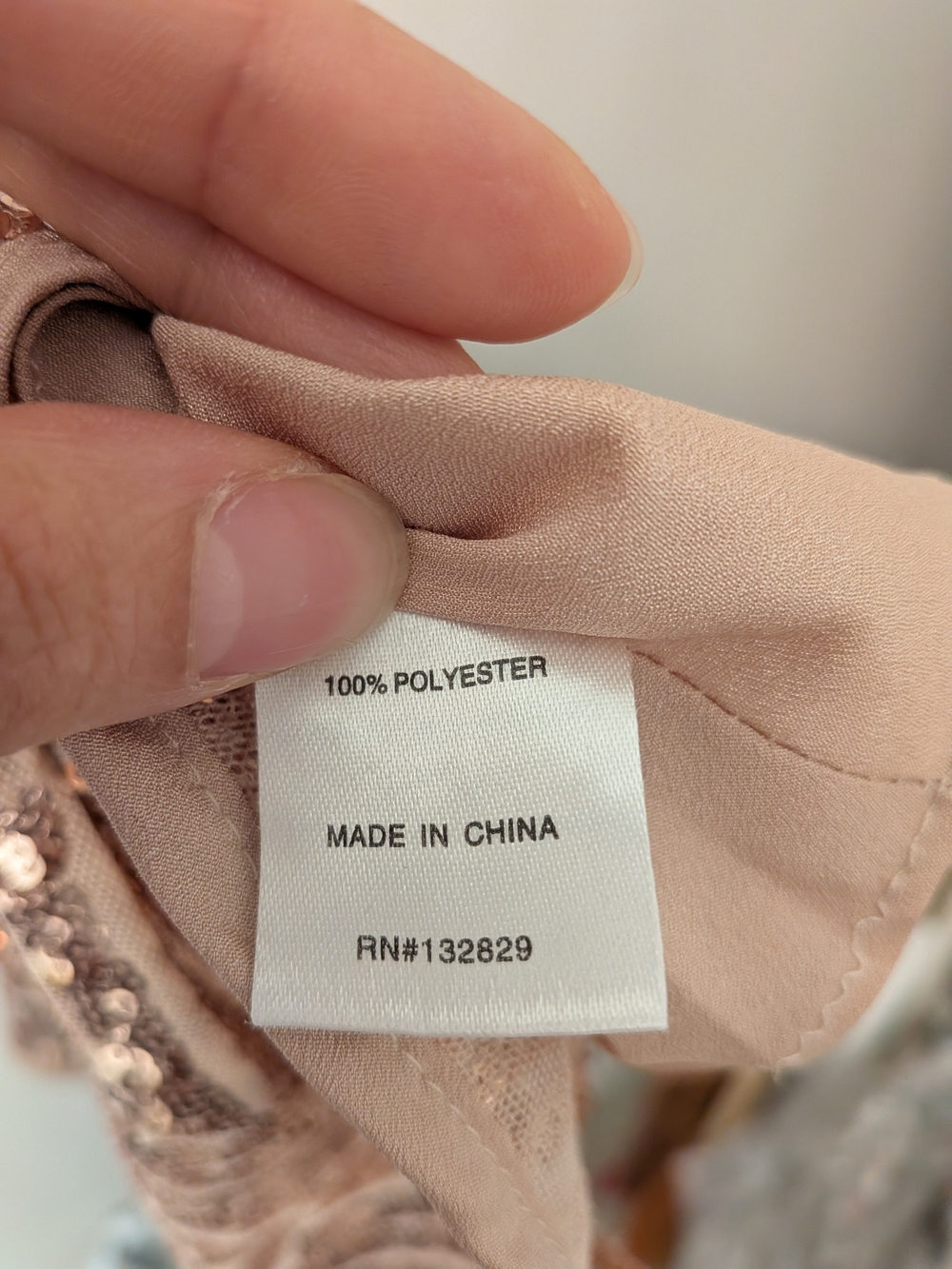 About Us Ranessa Sequin Cami Top Pink XS/S - Like New - Picture 4 of 4